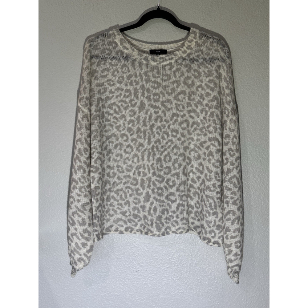 Fate Leopard Print Sweater Medium cream Gray Lightweight Knit Pullover